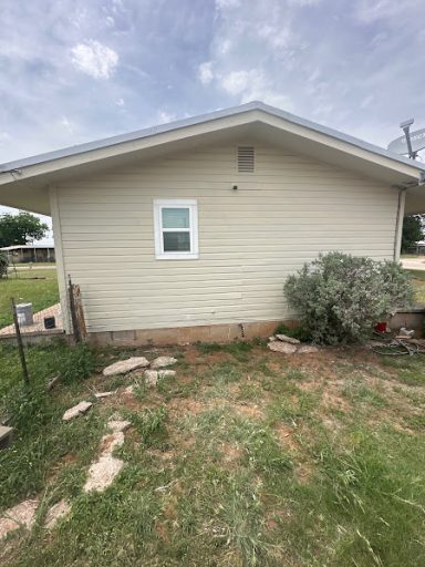 Siding repair and replacement in Robert Lee, TX. Siding repair and replacement in Robert Lee, TX.